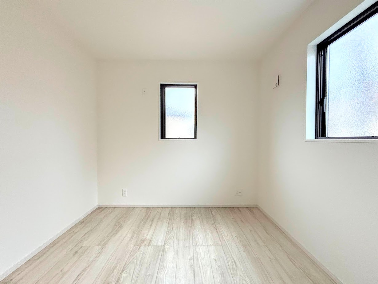 戸塚区名瀬町　新築戸建ての洋室|◆気持ちの良い風が室内へ入り込む居室。家具を配置しても広々ご利用いただけます！！
