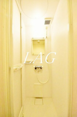 【浴室】 | セレブラーレ町屋 | シャワールームになります。