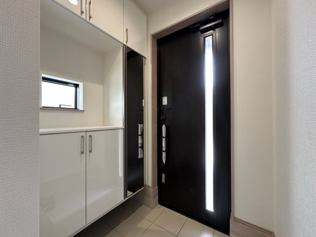 明石市西明石町２丁目新築戸建Ｂ号棟の玄関