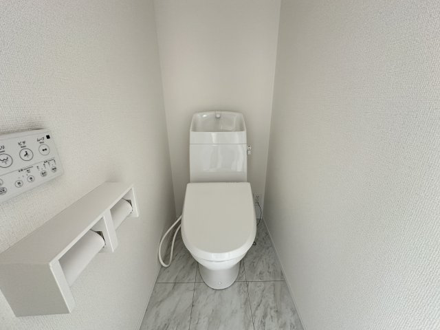 明石市西明石町２丁目新築戸建A号棟のトイレ