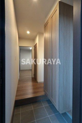 ベルメゾンⅢの玄関|2025年12月撮影。