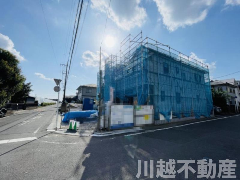 LDKが広々20帖超の前面道路含む現地写真|前面道路含む現地写真です