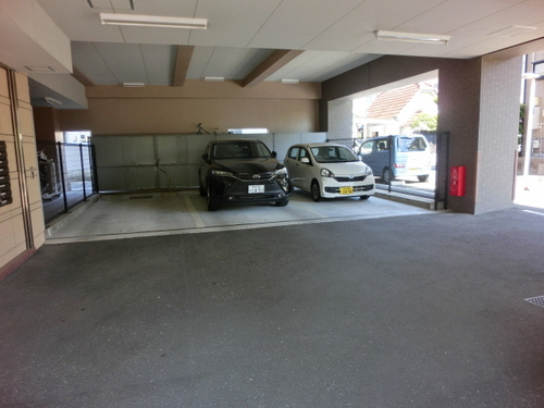 ビ・ウェル城西公園の駐車場|駐車場：駐車場     （2022年5月撮影）