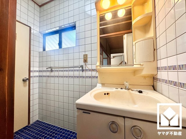 伏見区深草加賀屋敷町の独立洗面台