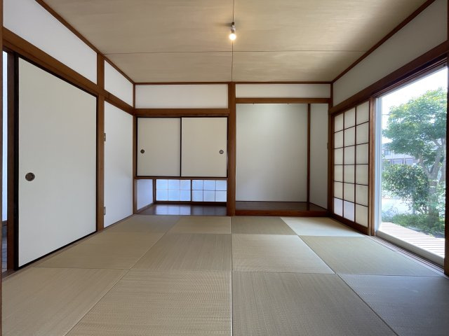 教育環境◎サンルーム付リノベ宅/玄関吹き抜けで明るい住まい　川越市笠幡の和室|趣のある和室です