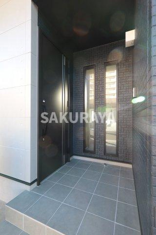 ベルメゾンⅢの玄関|2025年12月撮影。