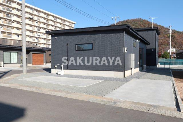 ベルメゾンⅢの駐車場|E棟