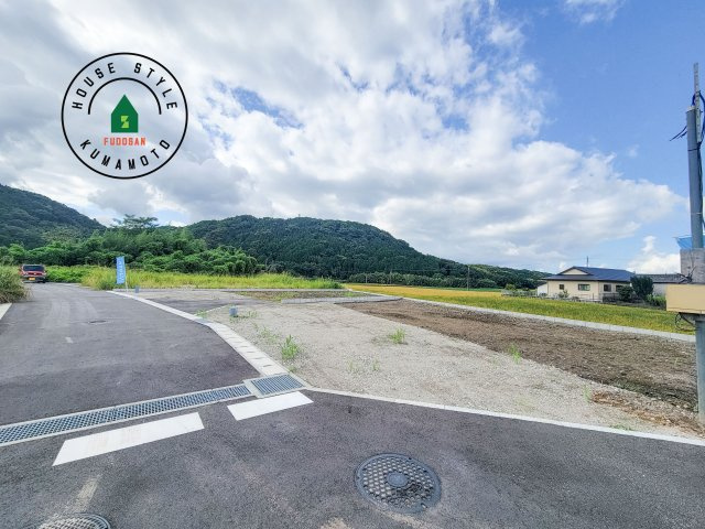 菊池郡大津町大字町第10‐2棟(2号棟)の前面道路含む現地写真|見学の時間などお気軽にお問い合わせ下さい。