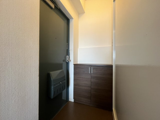 メイゾン桂東の玄関