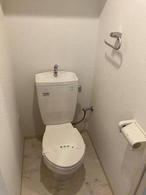 【トイレ】 | プレサンス心斎橋ラヴィ | 落ち着いた色調のトイレです