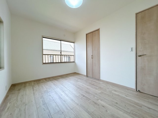 【洋室】 | 太宰府市梅香苑１丁目　戸建て | 各部屋にはクローゼットを完備しています！収納が多いお家はすっきりして快適空間です