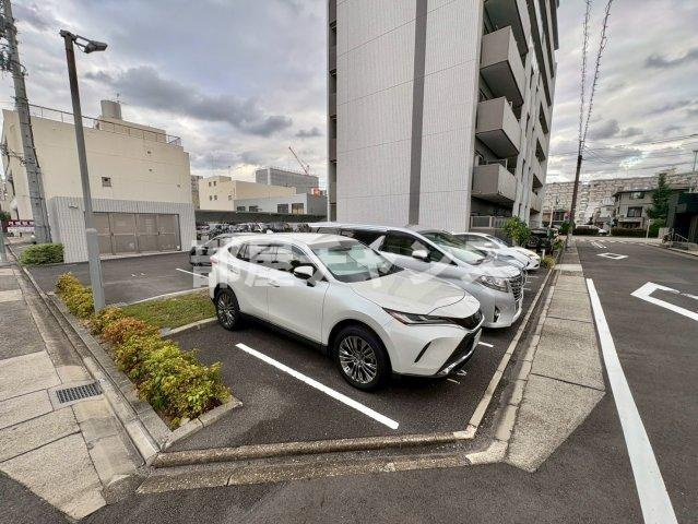 レガーロの駐車場