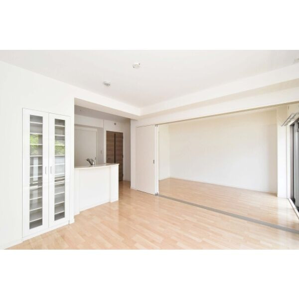 アルページュ西新の居間・リビング