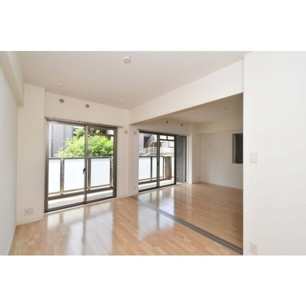 アルページュ西新の居間・リビング