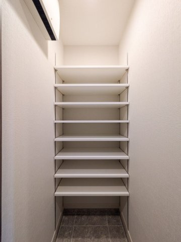 グランド・サンリヤン西新の収納