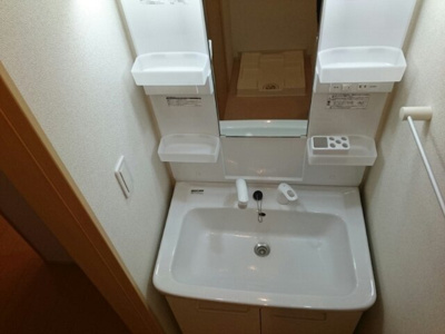 【洗面所】 | ゴールド　シュラインⅠ | 忙しい朝には欠かせない洗面所です