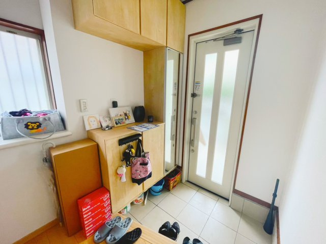 小山市中久喜カチタス施工中古物件の玄関