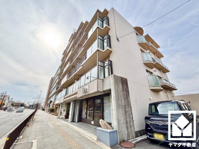 コスモ丹波橋の外観