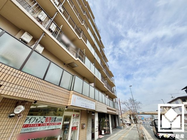 コスモ丹波橋の外観