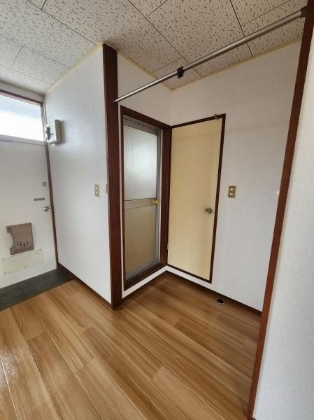 エメラルドハイツの玄関