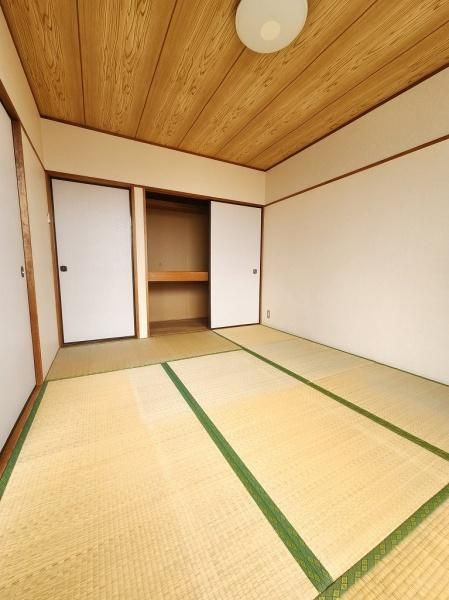 エメラルドハイツの和室