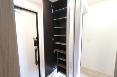 【玄関】 | Ciel翠 | 1－B　玄関収納