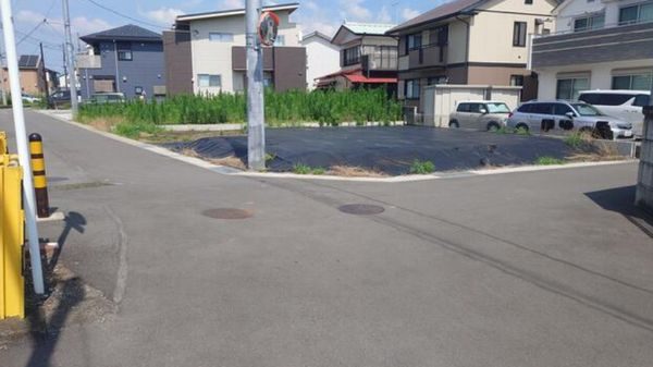 秦野市清水町　売地の前面道路含む現地写真|前面道路含む現地写真です