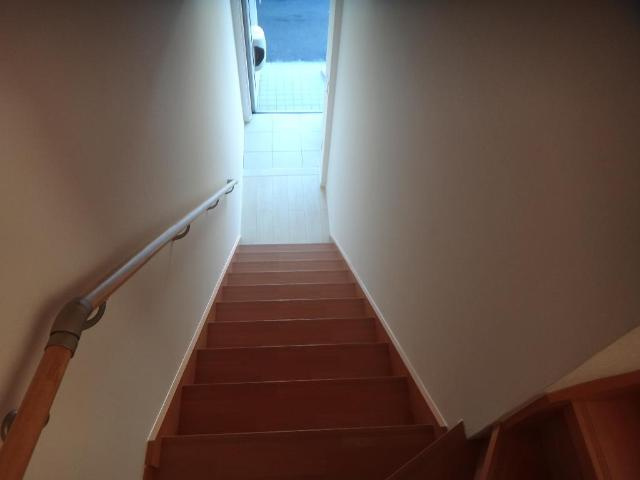 エスポワール椚の内装|階段