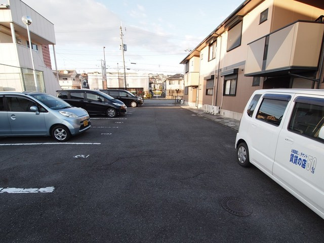 グランドゥール2の駐車場