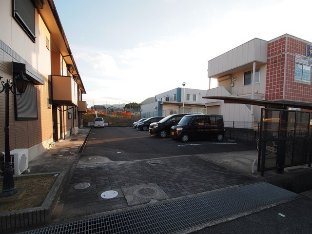 グランドゥール2の駐車場