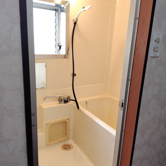 松山マンションの浴室