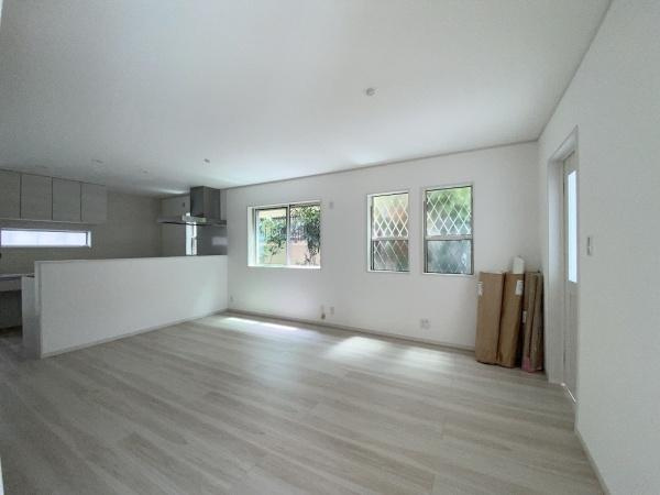 【居間・リビング】 | 明石市朝霧町3丁目　新築戸建