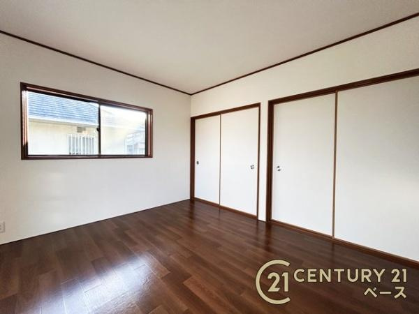 生駒市喜里が丘２丁目　一戸建の洋室|■明るい雰囲気の洋室です！
