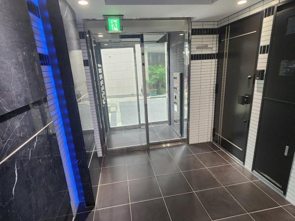 メリディアン世田谷のエントランス