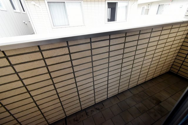 ラフィネ小松B棟のバルコニー