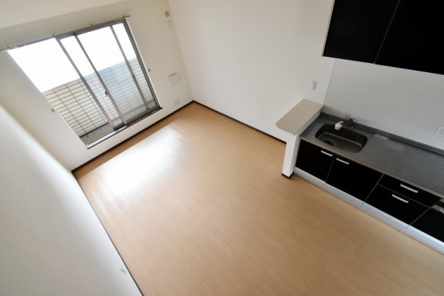 ラフィネ小松B棟のその他|ロフトから見たLDK