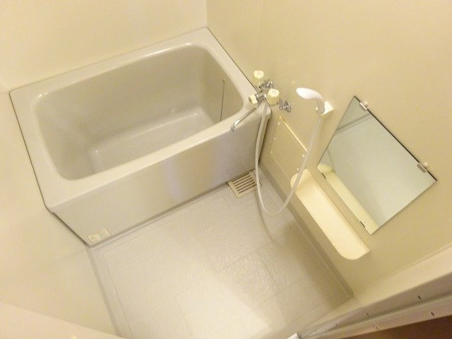 ラフォンテーヌⅠの浴室|日々の疲れを癒すお風呂付です