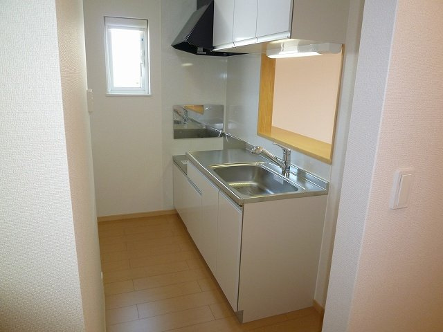 シャトー・ロワールⅠのキッチン|コンパクトなキッチンで掃除もラクラク