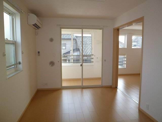 シャトー・ロワールⅠの居間・リビング|ゆったり過ごせるリビングです