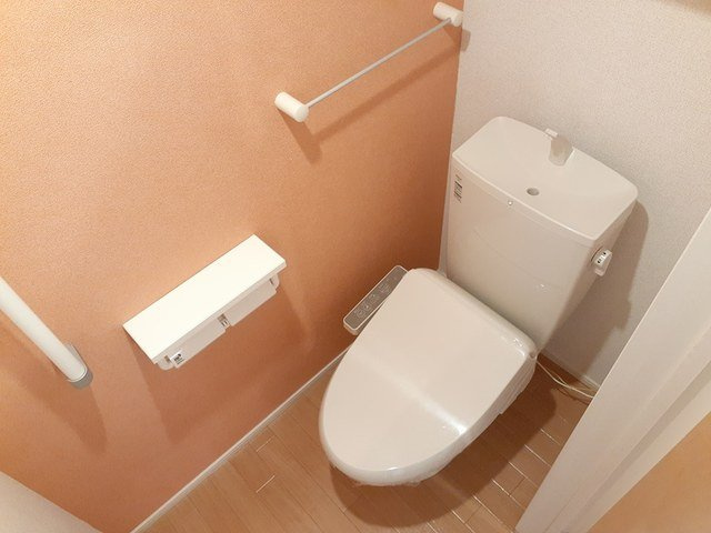 カルマーレⅠのトイレ|ゆったりとした空間のトイレです