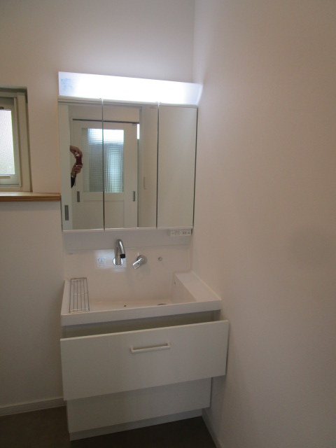 祥栄リースハウスの洗面所