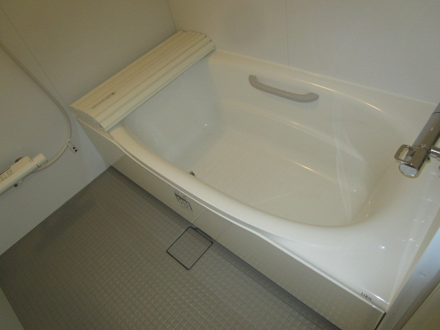 祥栄リースハウスの浴室