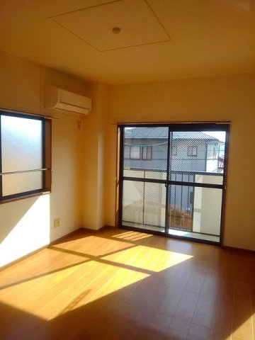 ソレアードＭの居間・リビング|使いやすい居間です