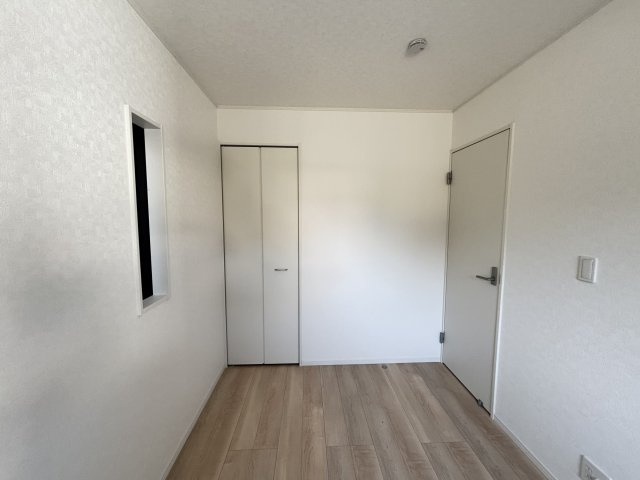 知立市新林町茶野42番15『仲介手数料無料』新築戸建ての洋室