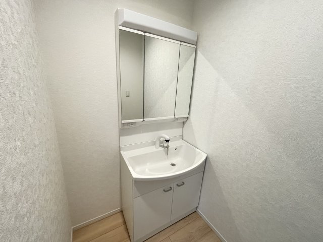 知立市新林町茶野42番15『仲介手数料無料』新築戸建ての独立洗面台