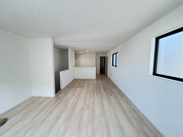 知立市新林町茶野42番15『仲介手数料無料』新築戸建ての居間・リビング