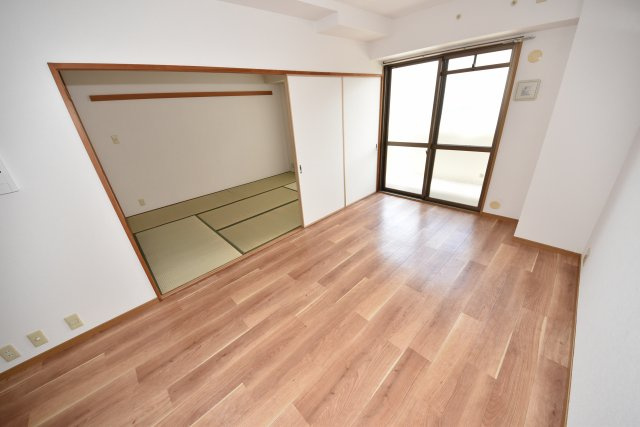 サウスサイドなにわ筋の居間・リビング