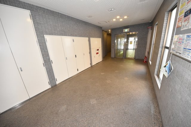 サウスサイドなにわ筋のエントランス