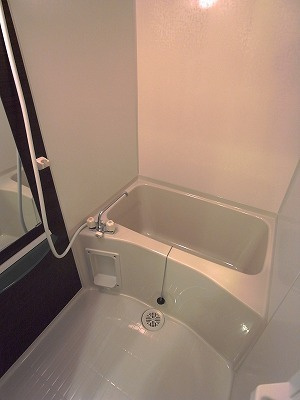 【浴室】 | リブリ・ル・シャドール | きれいなお風呂です