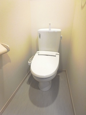 【トイレ】 | リブリ・ル・シャドール | シンプルで使いやすいトイレです